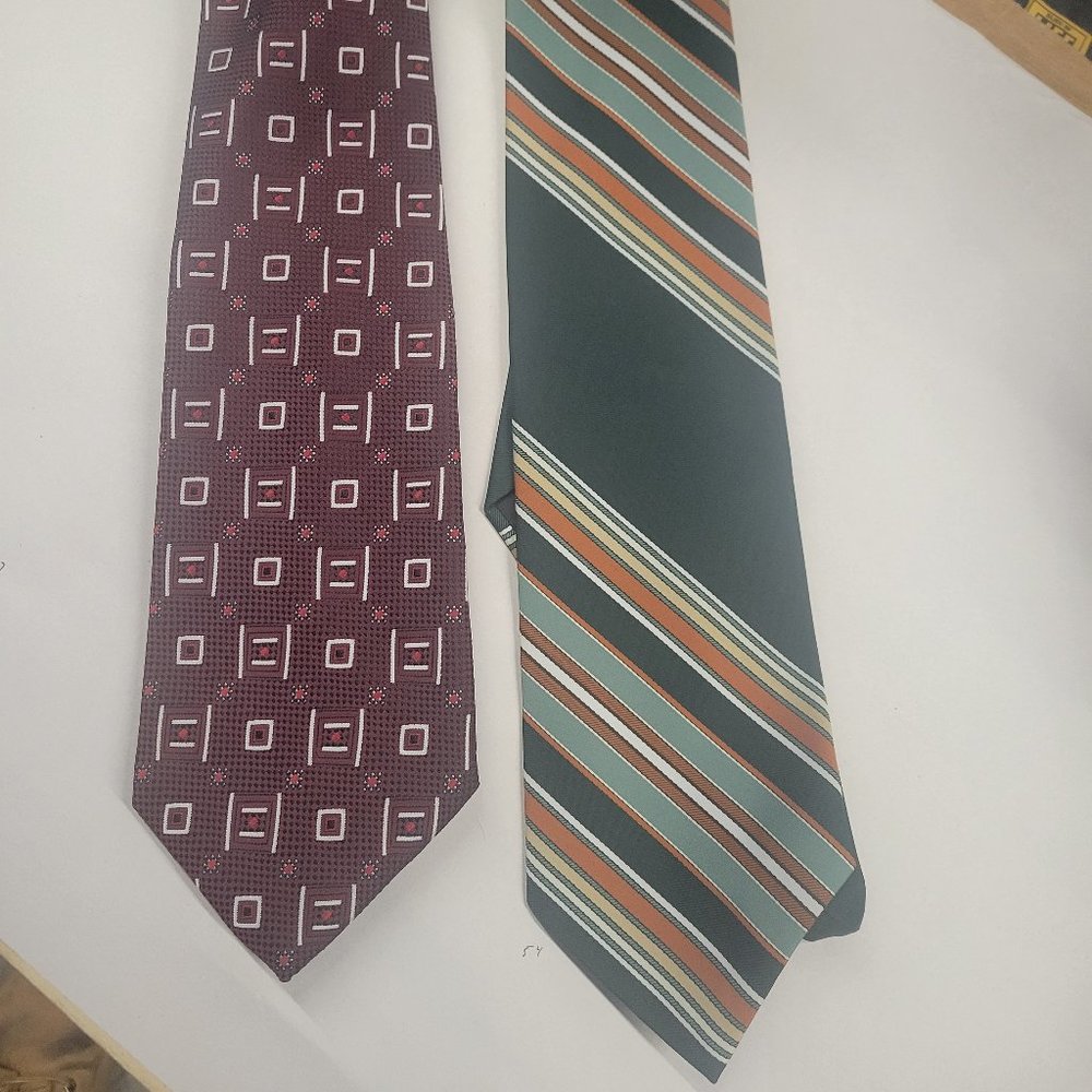 LOT OF 2 VINTAGE SAN-REMO TIES NECKTIES POLYESTER
